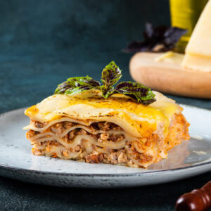 Mediterrane Lasagne mit Hackfleisch und goldener Béchamelsauce – frisch aus dem Ofen bei Tamara’s Mittagstisch