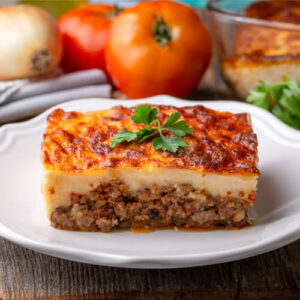 Moussaka mit Auberginen, Rinderhack und Béchamelsauce – mediterranes Gericht bei Tamara’s Mittagstisch