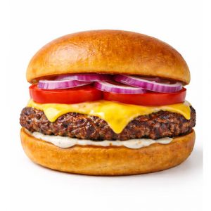 Burger mit Rindfleisch, Cheddar, Tomate, Zwiebel und Sauce im Kartoffel-Brioche